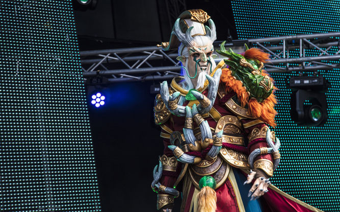 Ao Kuang de Smite (Manlima Cosplay)