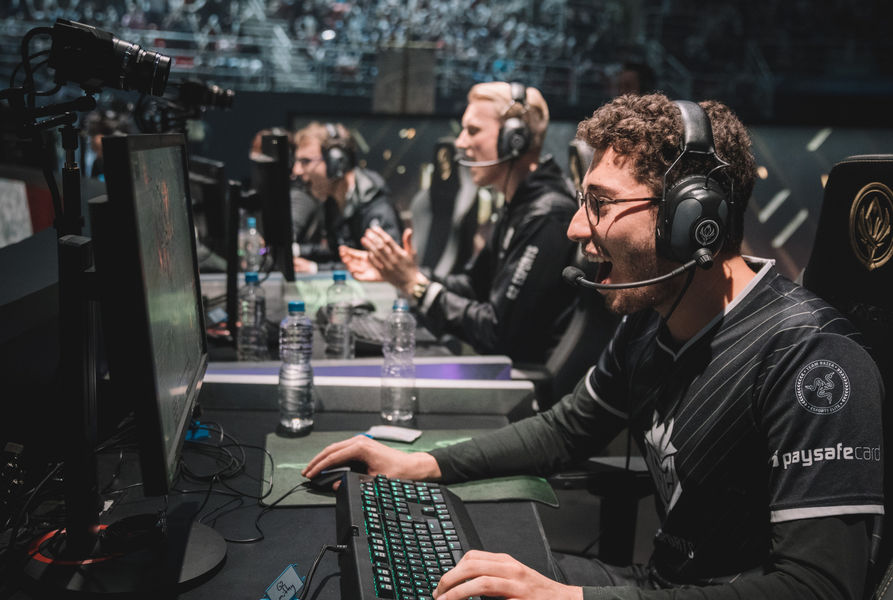 Mithy: "Si Gilius puede ir a la SLO y stompear a todo dios la cosa tiene que estar yendo fatal"