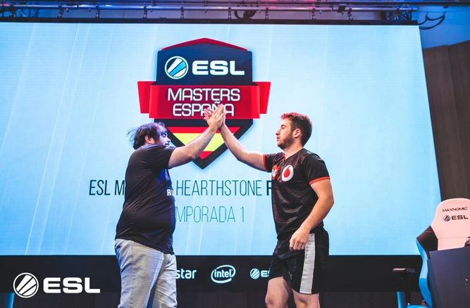 Tanto Dalesom como Kaisercillo se mostraron muy contentos de verse las caras en la final / Imagen: ESL