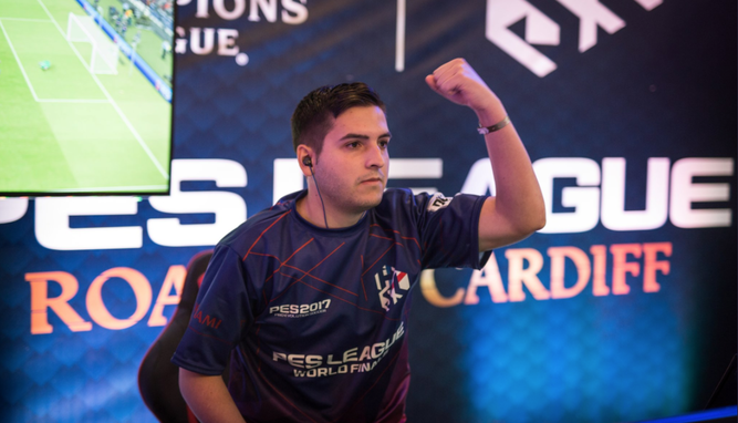 Alex Alguacil en las finales PES League 2017