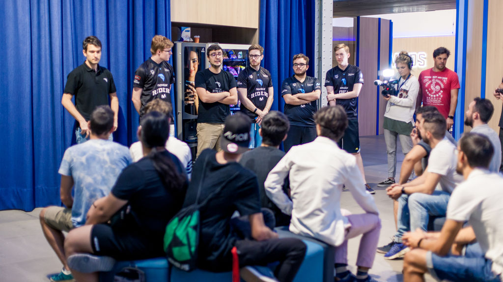 Un día en el Movistar eSports Center