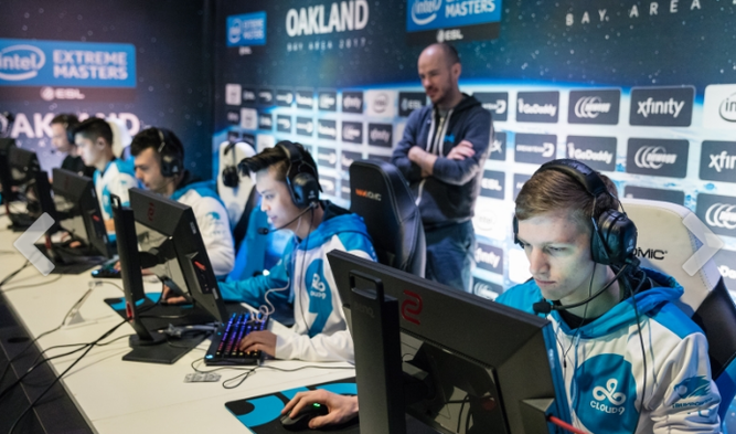 ¿Podrá C9 vencer a los legendarios jugadores de FaZe?