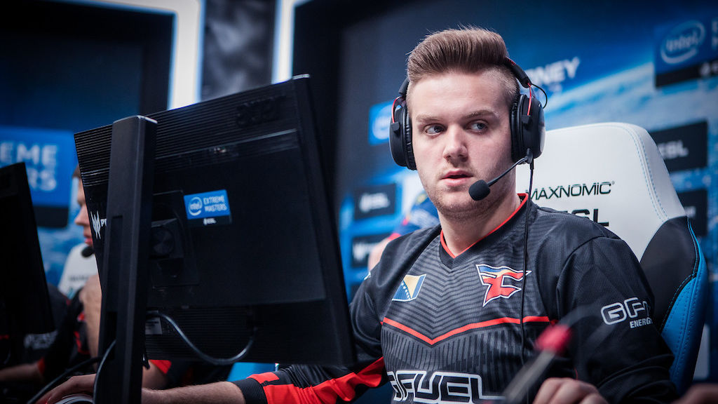 Es complicado que en un Top 10 no aparezcan varios jugadores de FaZe Clan, y por supuesto, que no lo haga Niko es una locura. Como uno de los mejores jugadores del globo, se convertiría además en el fichaje más caro de la historia tras su traspaso al equipo europeo.