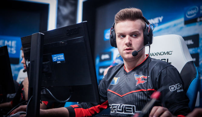 Es complicado que en un Top 10 no aparezcan varios jugadores de FaZe Clan, y por supuesto, que no lo haga Niko es una locura. Como uno de los mejores jugadores del globo, se convertiría además en el fichaje más caro de la historia tras su traspaso al equipo europeo.