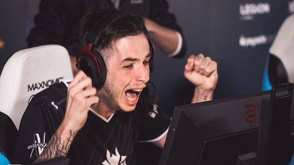 Kenny "kennyS" Schrub | El mejor 'AWP' francés de la historia y uno de los mejores del mundo. Dominante en su etapa en Counter-Strike: Source y con una capacidad idéntica en CS:GO. Ha pasado con éxito por todos los grandes cojuntos galos: VeryGames, LDLC, Clan-Mystik, EnVyUs y actualmente, en G2 Esports. Campeón de Major en Cluj en el año 2015.