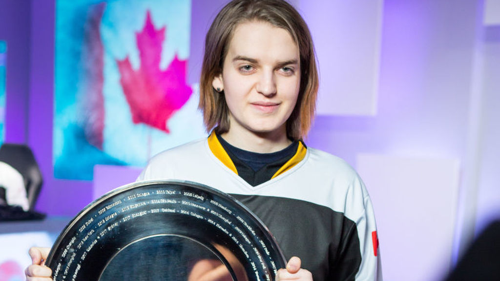 Sasha “Scarlett” Hostyn - StarCraft 2 | La actual ganadora de la IEM de PyeongChang ha obtenido a lo largo de su carrera como jugadora profesional más de 250.000 dólares en premios. Una habitual de la élite competitiva ocupa en la actualidad el puesto número 15 en el ranking mundial del juego de Blizzard.