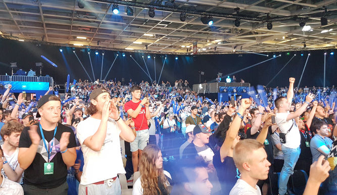El público enloqueció con la gran final del Six Major de París.