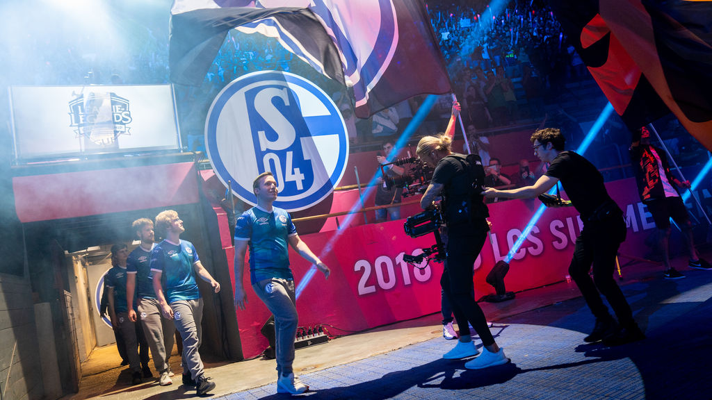 La entrada del Schalke 04 al ruedo de Vistalegre