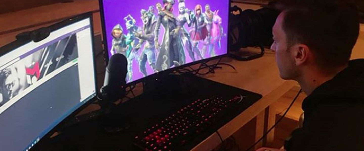Ozil 'cambia de profesión' y se convierte en streamer