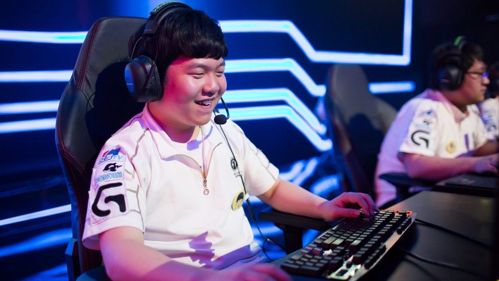 2- Uijin 'Rookie' Song, medio de Invictus Gaming