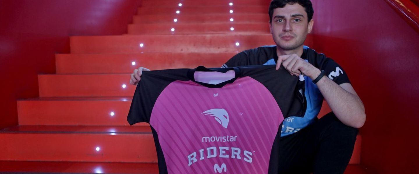 Movistar Riders se pasa al rosa por una buena causa