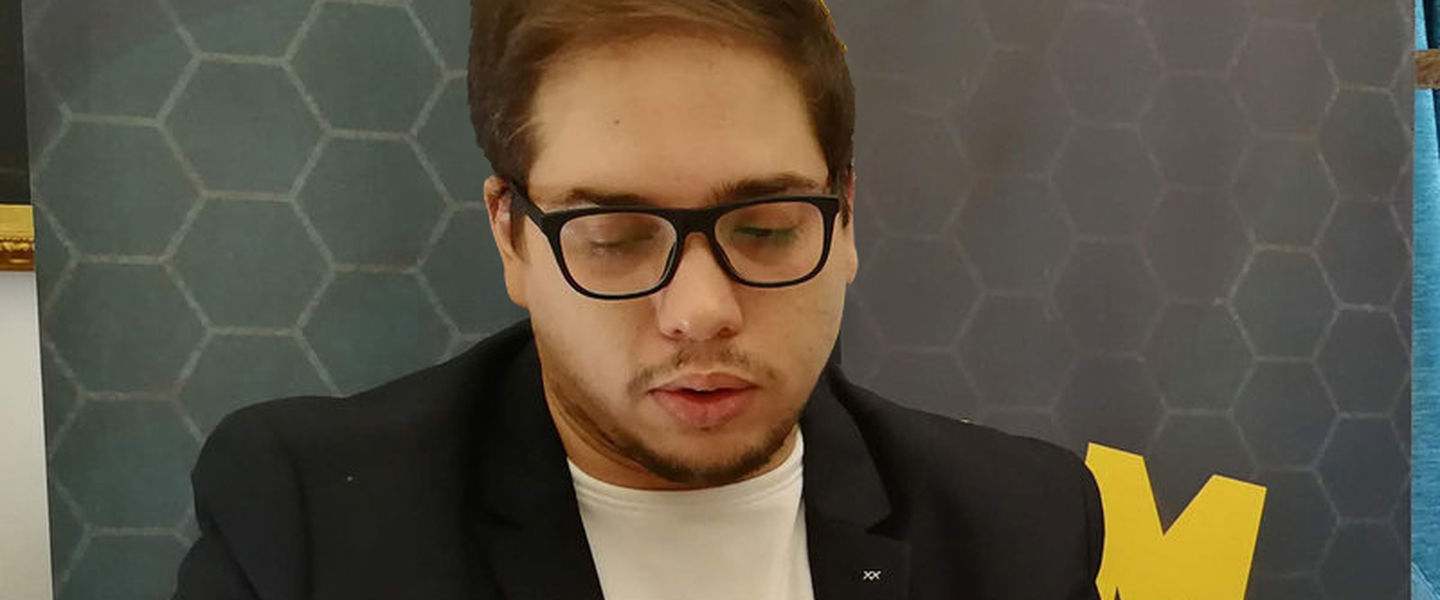 Adrián Gómez es el CEO de x6tence