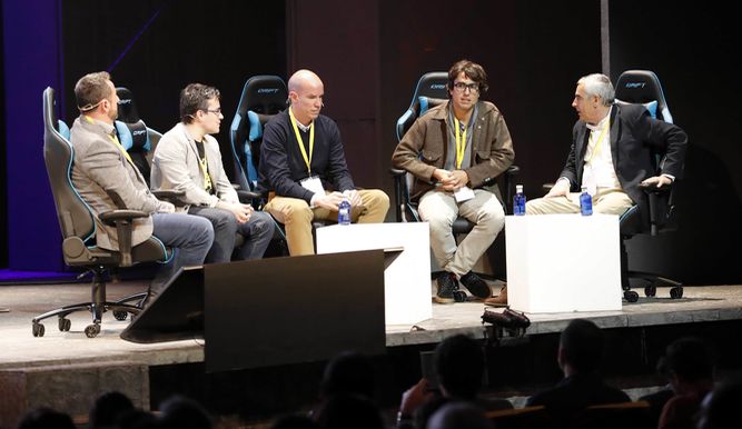 Mesa redonda sobre clubes