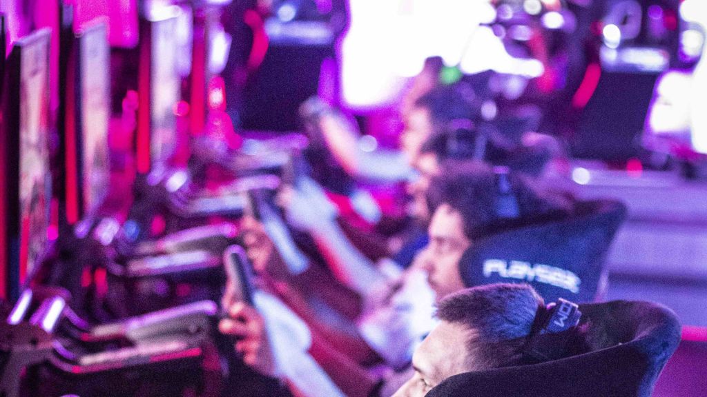 16 pilotos de 10 nacionalidades corrieron la gran final