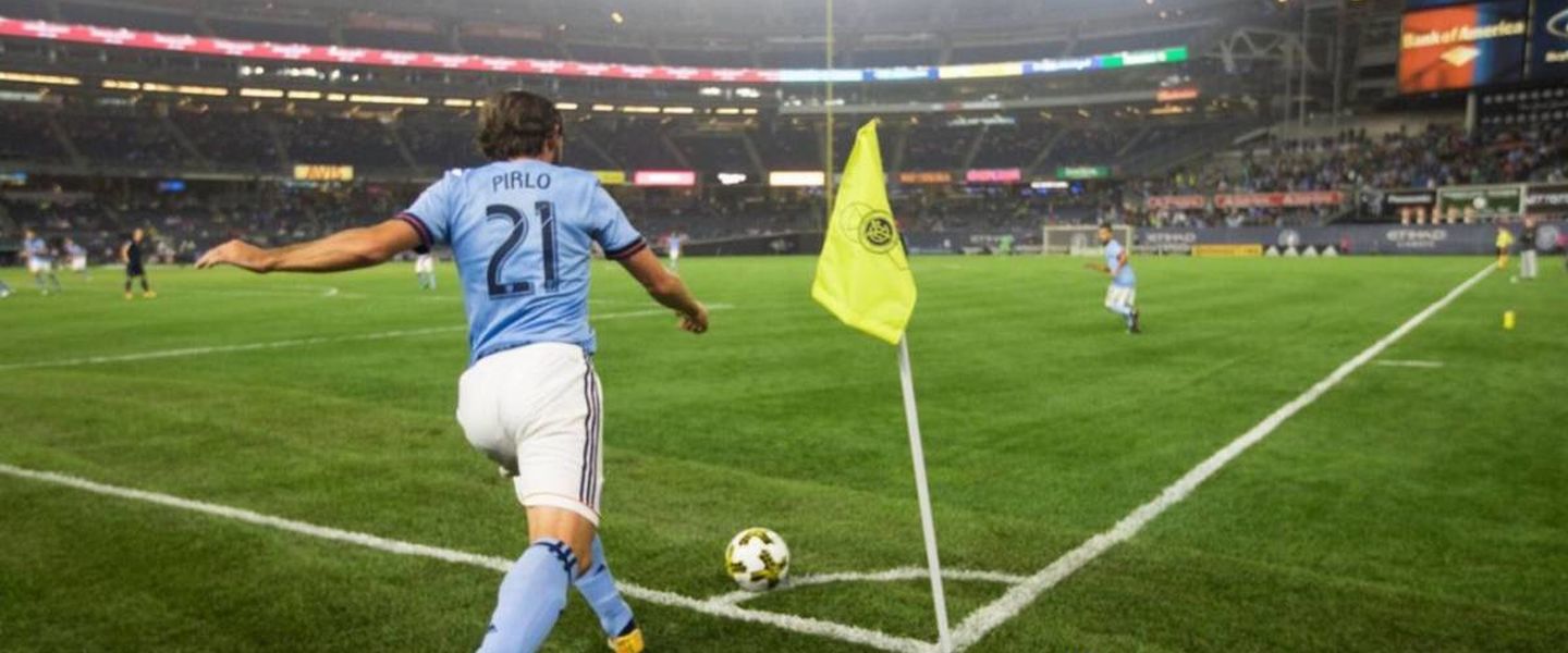 Pirlo vuelve al fútbol con un famoso youtuber