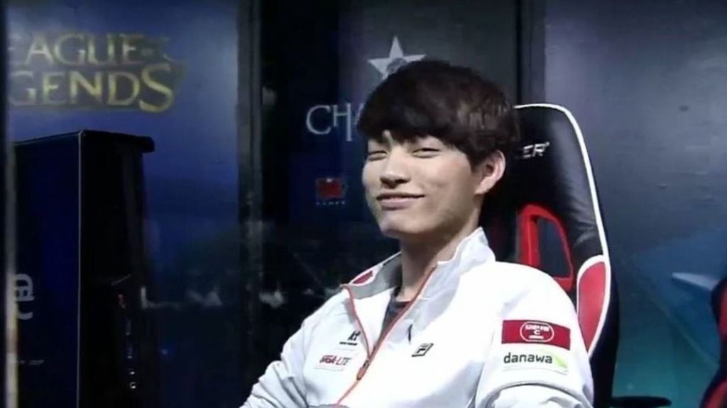 Fly vs. Ryu