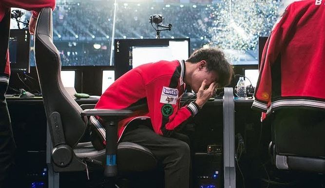 Faker no pudo contener las lágrimas al perder los Worlds 2017