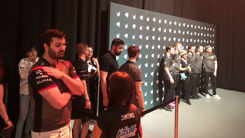 ¡Otro 'Fan meeting'!