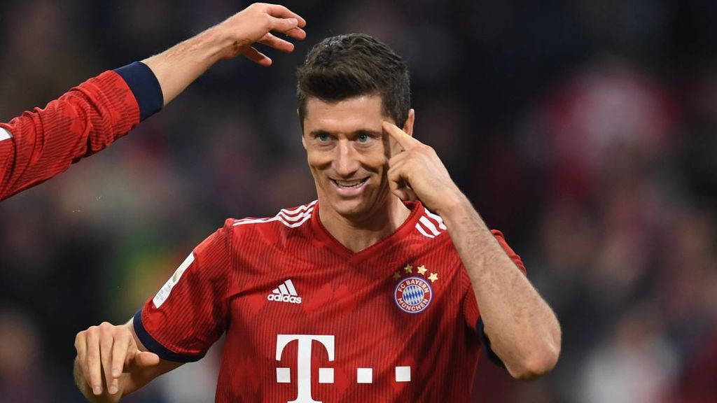 Robert Lewandowski: 98
