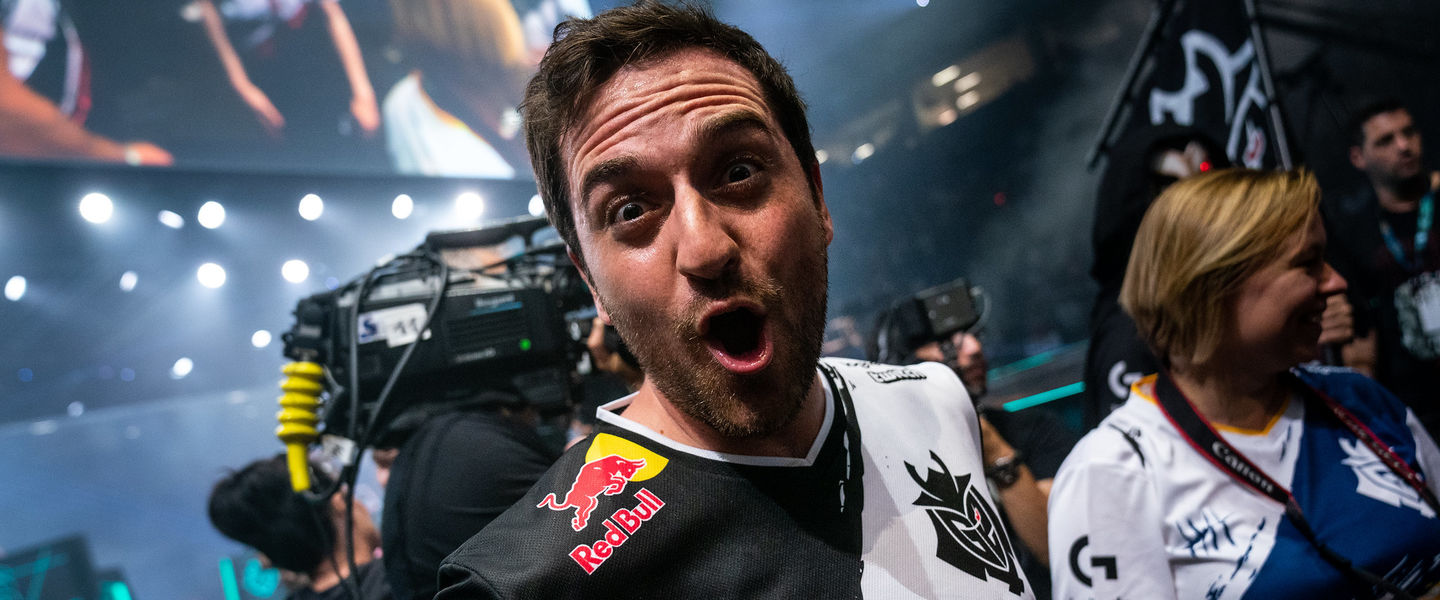 Ocelote celebrando el título logrado por su equipo