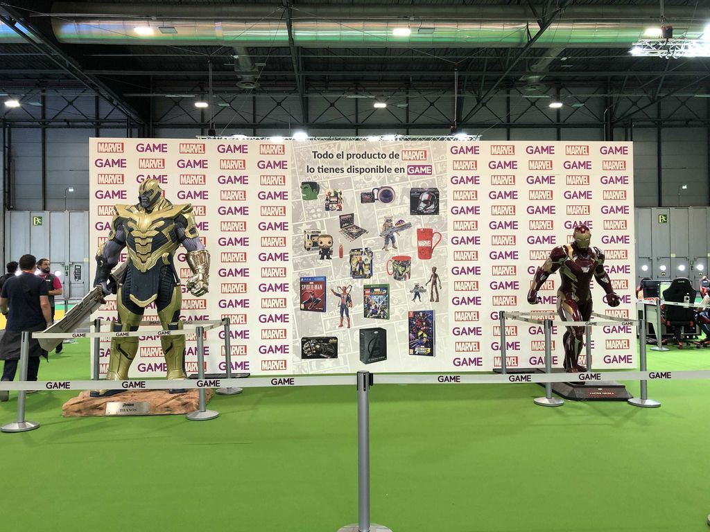 Superhéroes y villanos no han querido perderse la feria