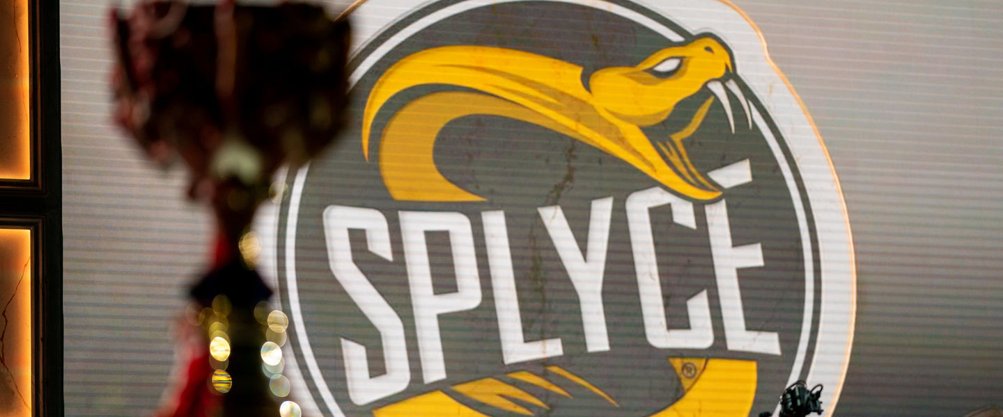 Splyce pasa como segundo del grupo B