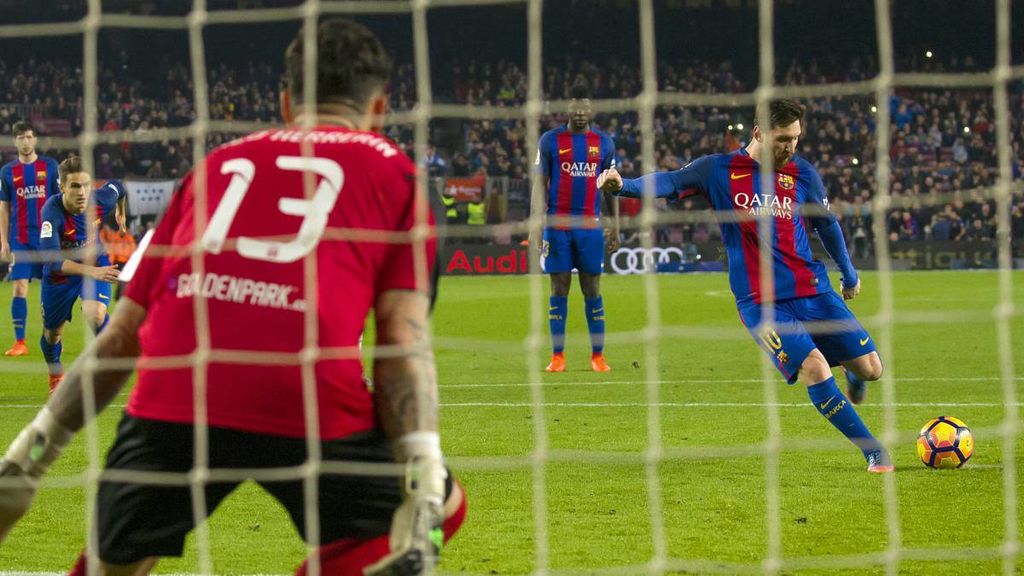 Messi metiendo gol de penalti