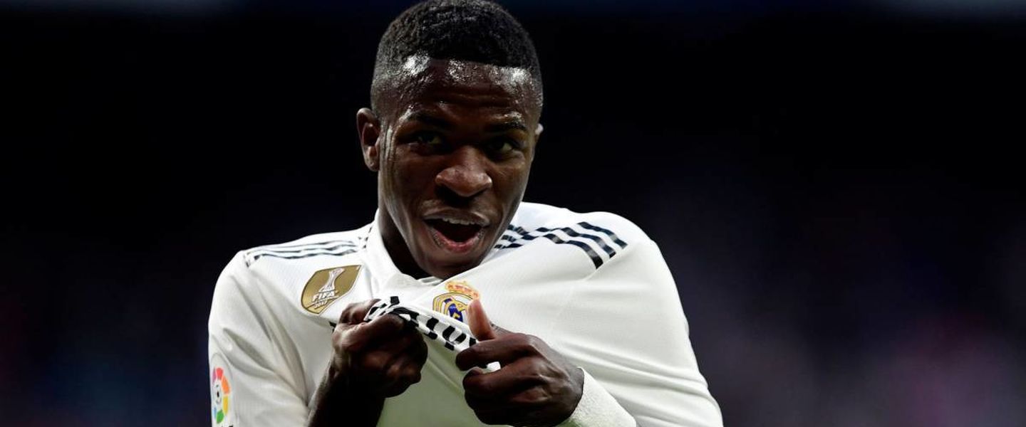 Vinicius metiendo gol sin un rebote