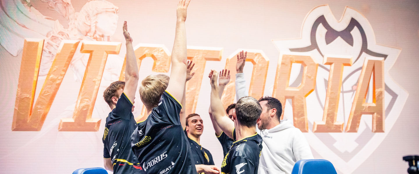 G2, celebrando la victoria ante DAMWON Gaming