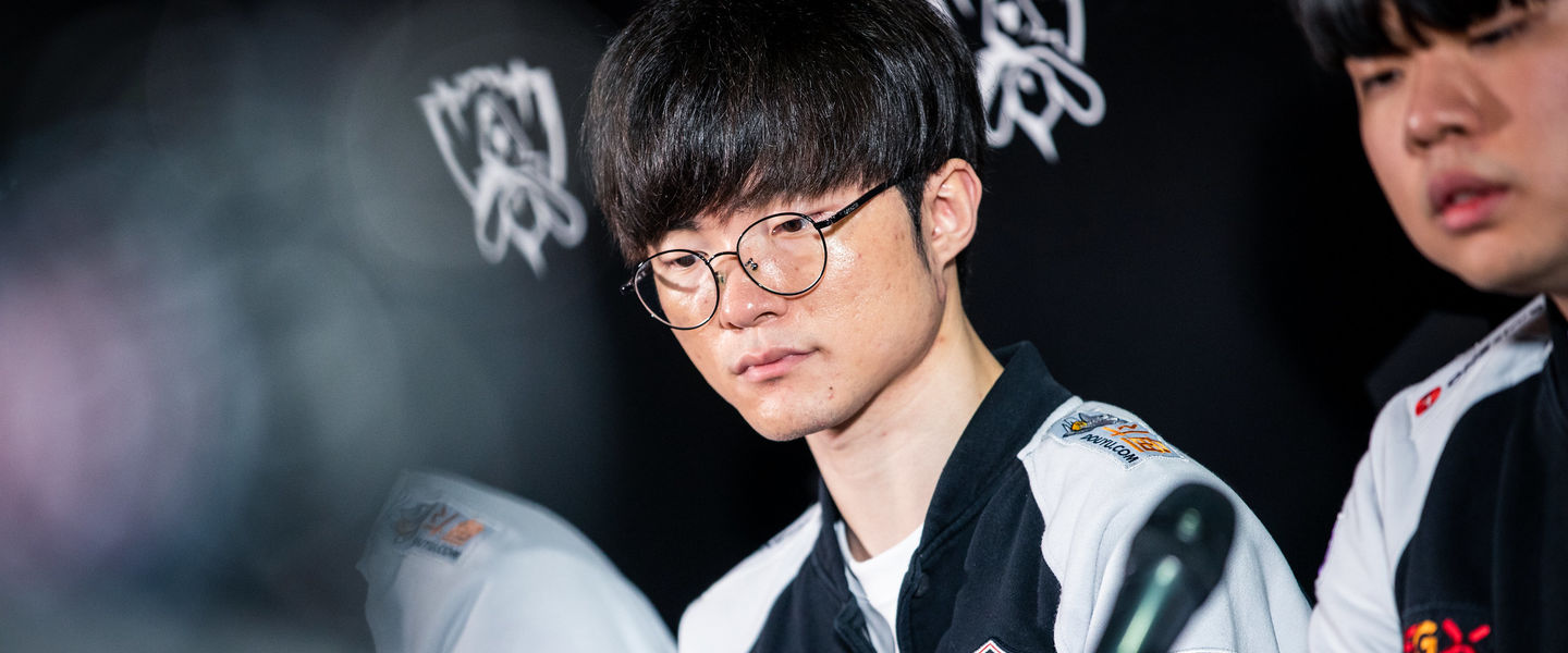Caras largas y de frustración de SKT y Faker