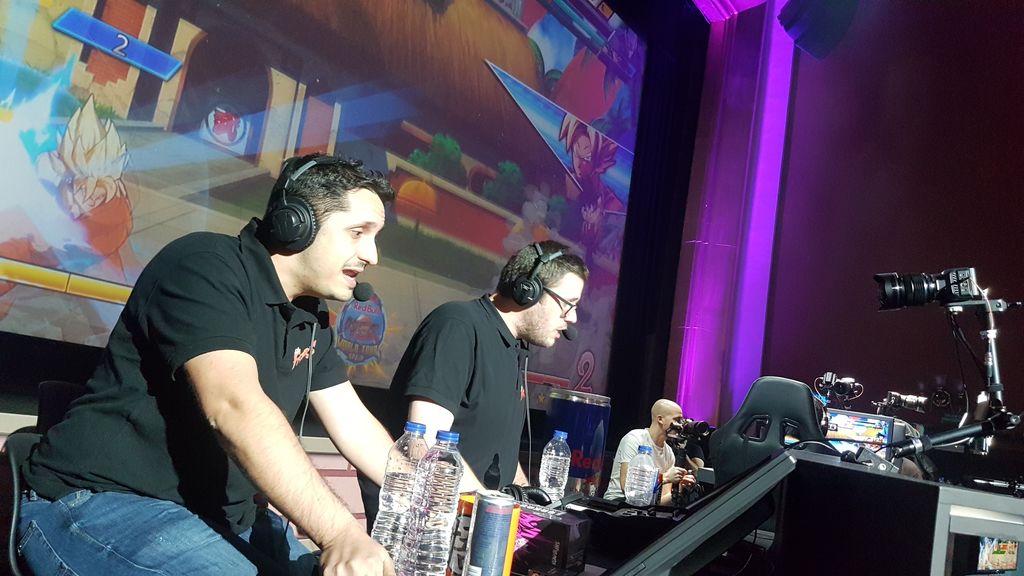 Competición de lujo, como sus casters
