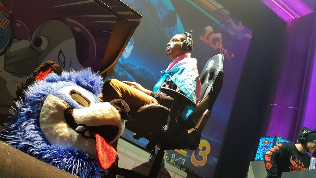 Sonic Fox y su famoso disfraz