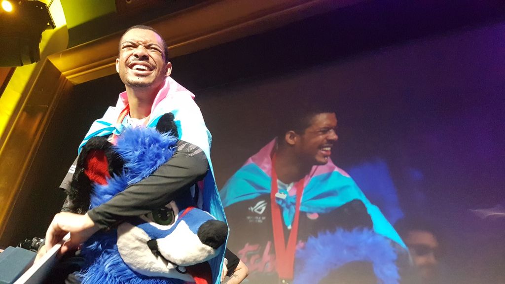 SonicFox, tras recibir la medalla