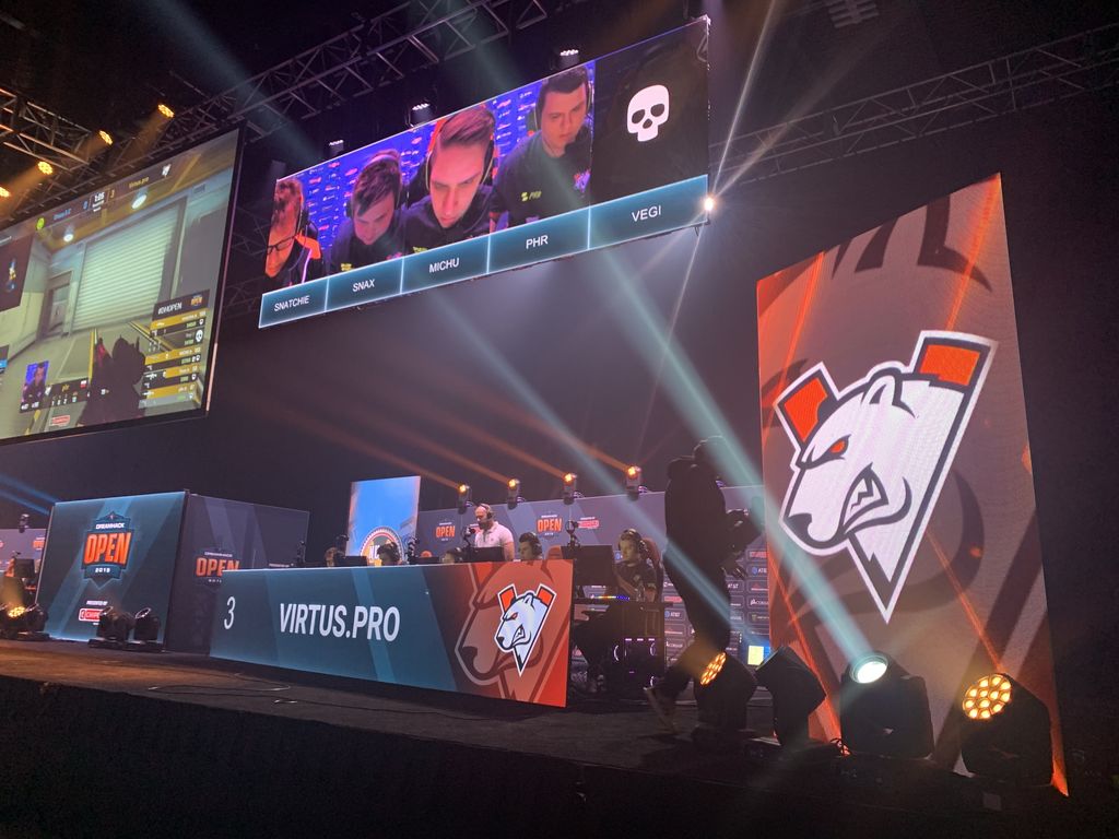 Virtus Pro, un veterano en CS:GO, durante la partida