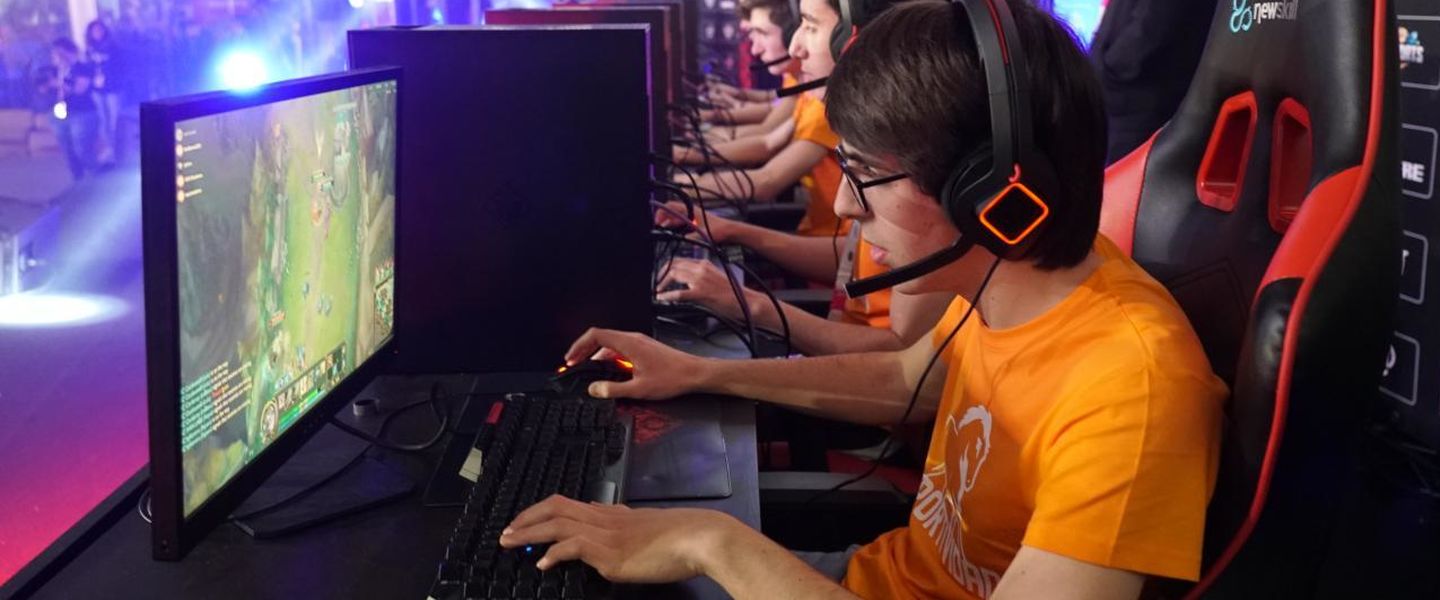 Los alumnos compiten tanto en juegos individuales como cooperativos