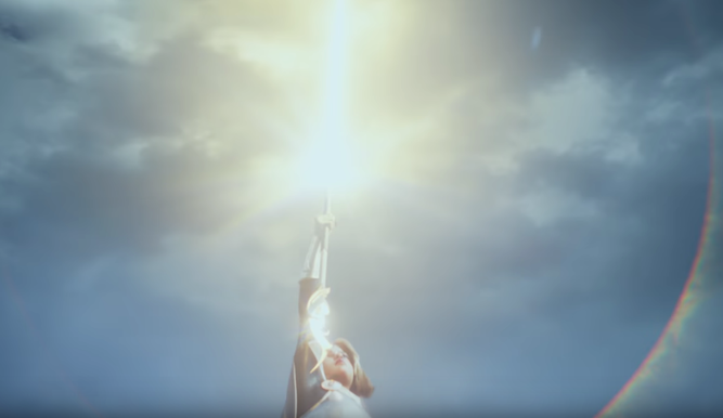 Lux enfocando su 'ultimate' al cielo