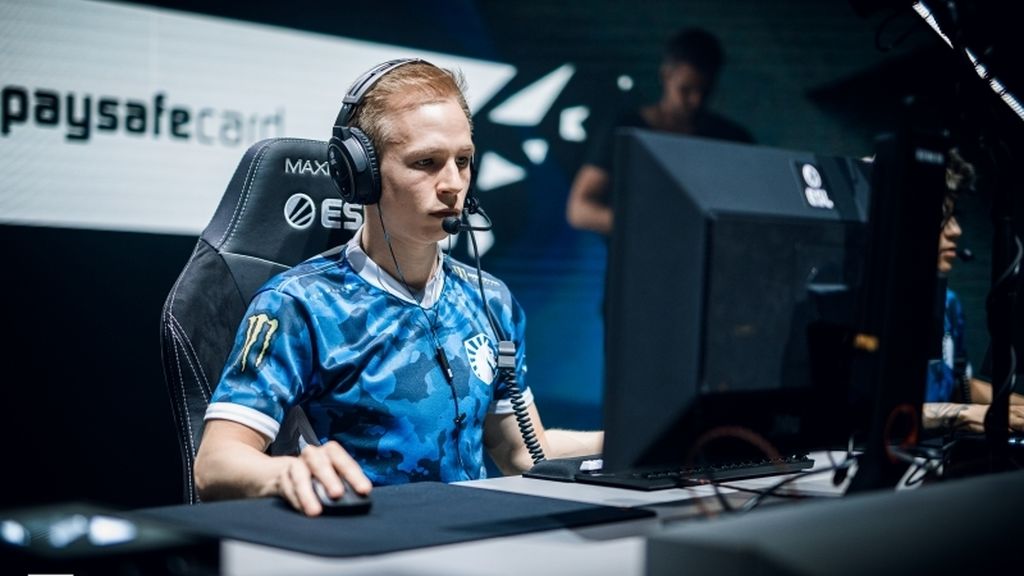 EliGE