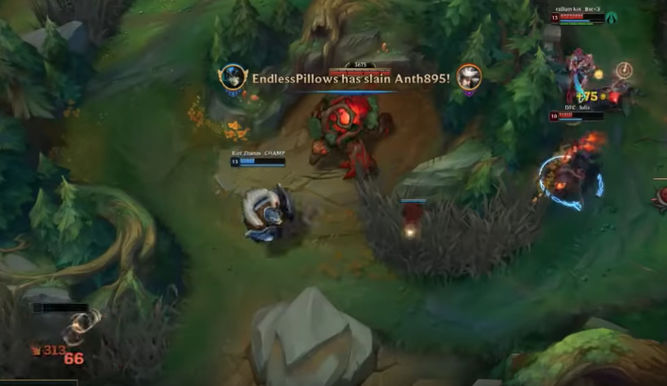 Aphelios humilla al Ezreal de Riot Stashu