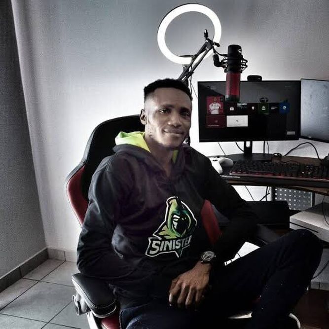 Dox, jugador de Sinister5