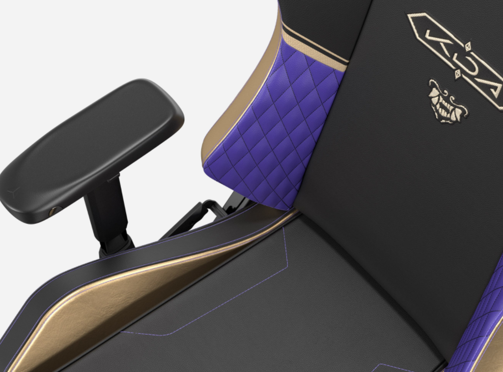 Silla de K/DA y el detalle de la máscara