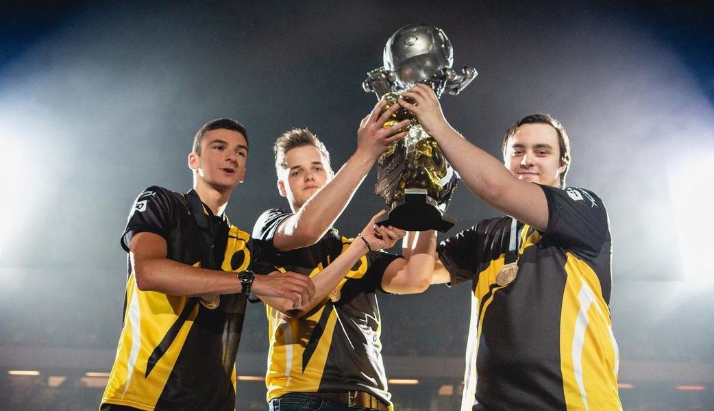Dignitas levantando la RLCS5