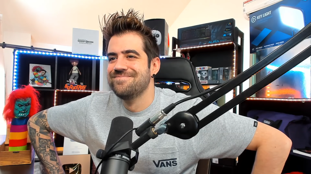 Su frase icónica es "Eyyy, qué pasa, ¿Todo bien? ¿Todo correcto? Y yo que me alegro. En Twitch, su frase más mítica es "In nomine Patris et Filii et Spiritus Sancti. Amen"