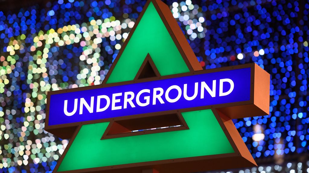 Sony viste el metro de Londres con los símbolos de PlayStation 5