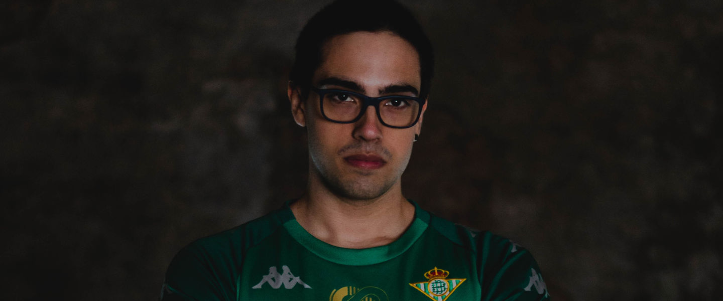 Miniduke con la camiseta del Betis