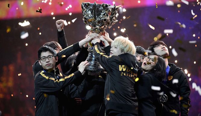 FunPlus Phoenix ganando Worlds 2019