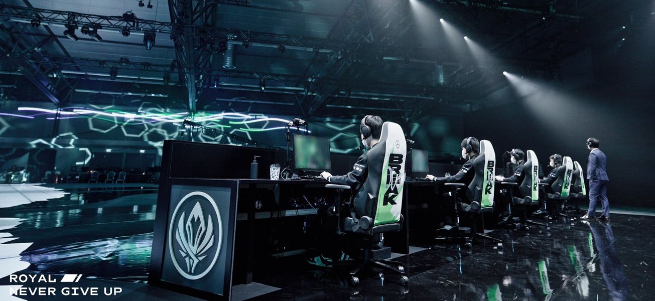 El equipo de RNG durante el MSI