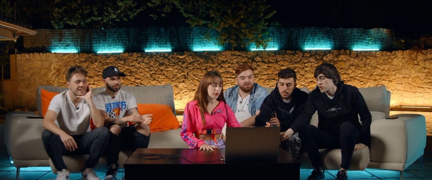 Nicki Nicole y los miembros de la casa