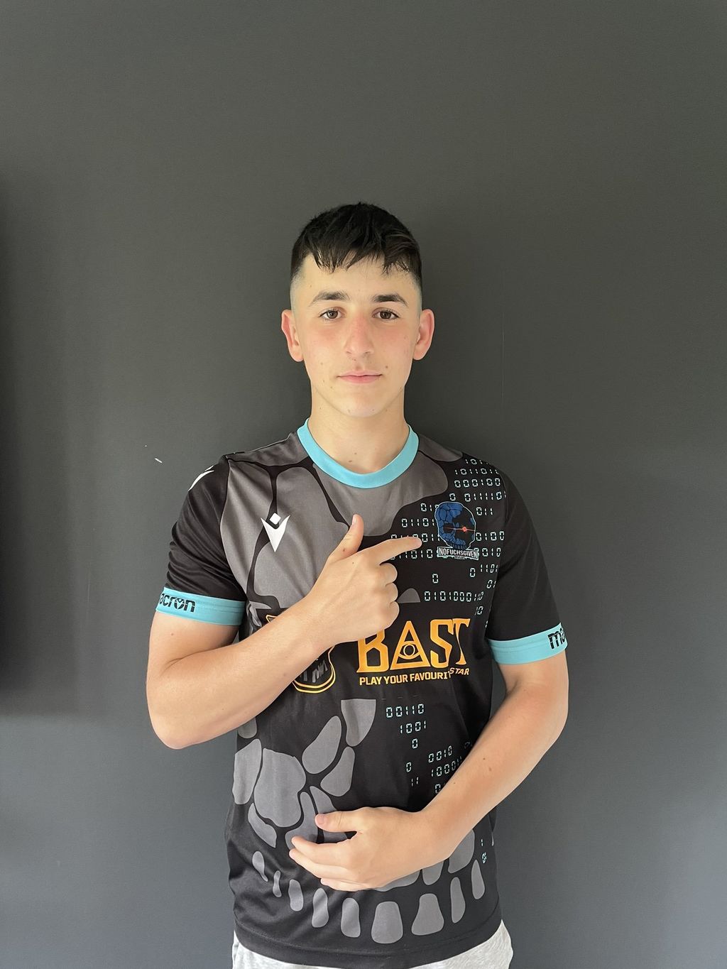 Jayden (Reino Unido) - NoFUchsGiven eSports