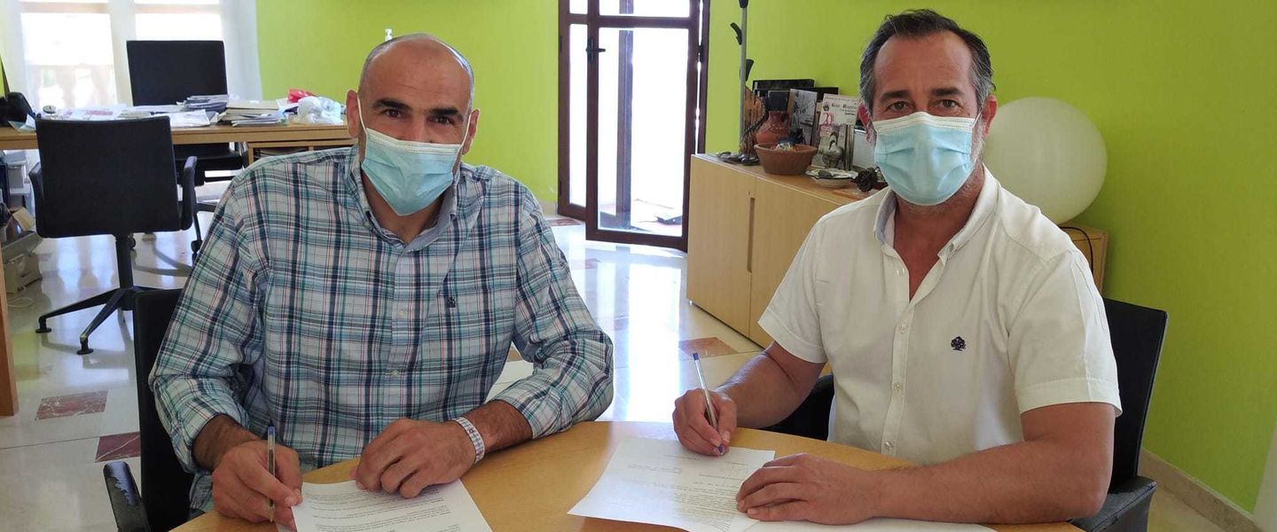 Ignacio Chamorro (Fejuves) y Luis Alberto Lara (alcalde de Poblete)