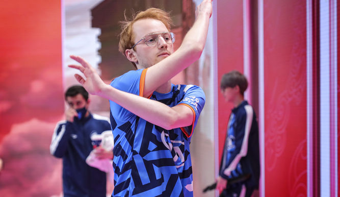 Larssen, en Worlds 2020